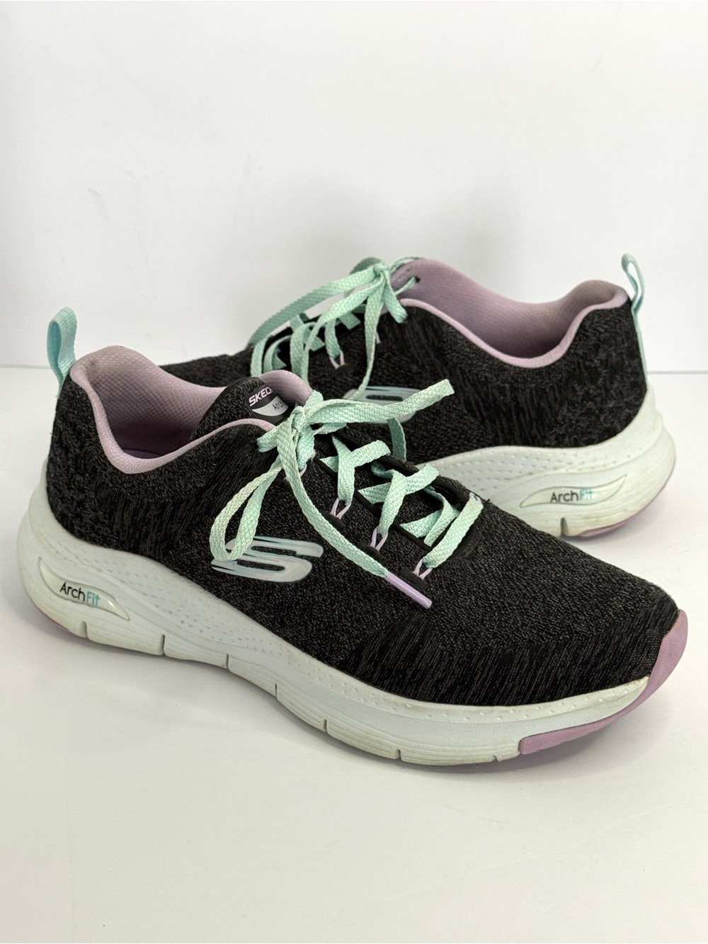 Skechers Women's Arch Fit Comfy Wave Sneakers Size 8